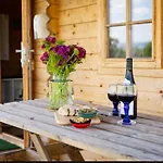 Campsite Feuille - Glamping On A Vineyard - Wooden