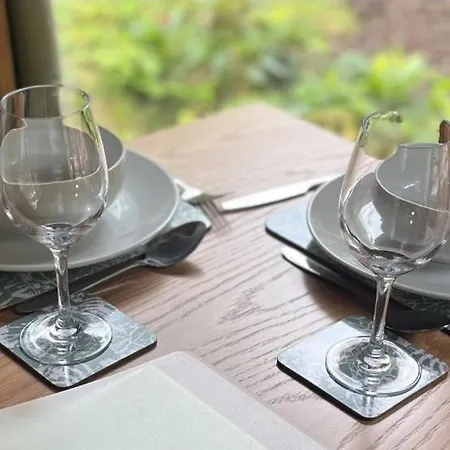 Glamping On A Vineyard - Wooden - Feuille